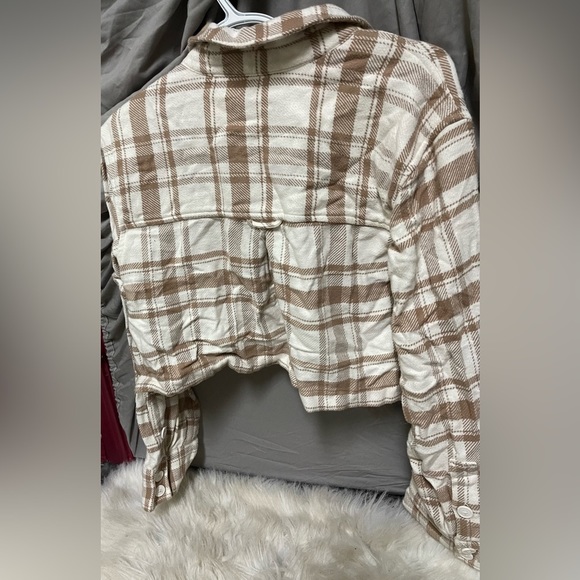 American Eagle “Shacket” Cropped Flannel Jacket XS - Picture 3 of 5